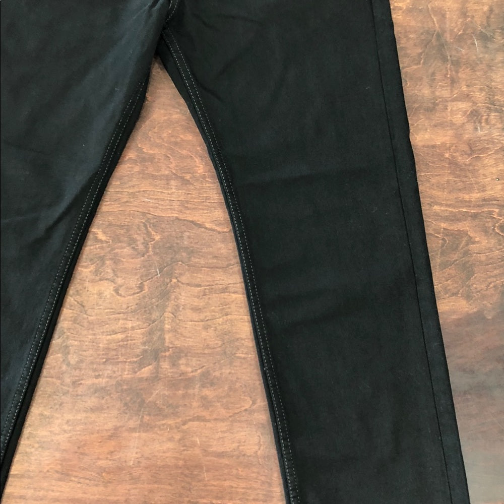 Black Levi’s regular straight leg sz Various