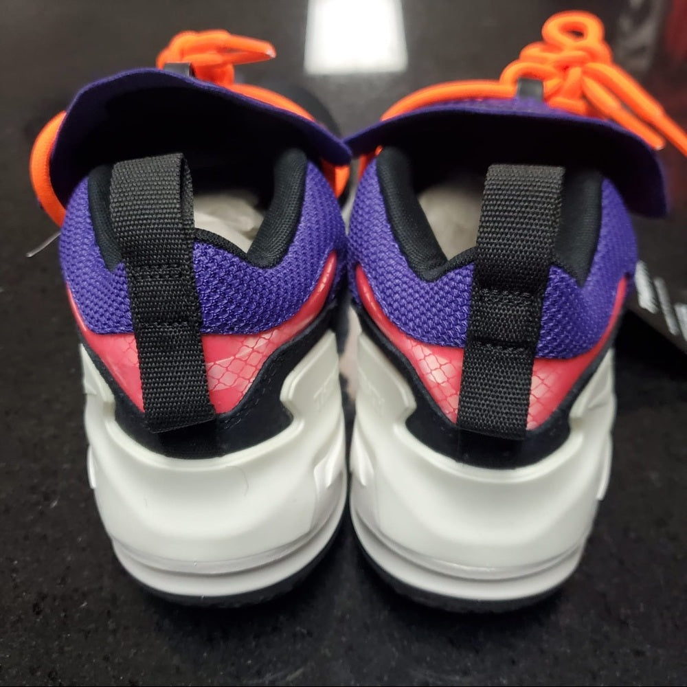 Sz Various Nike metcons purple