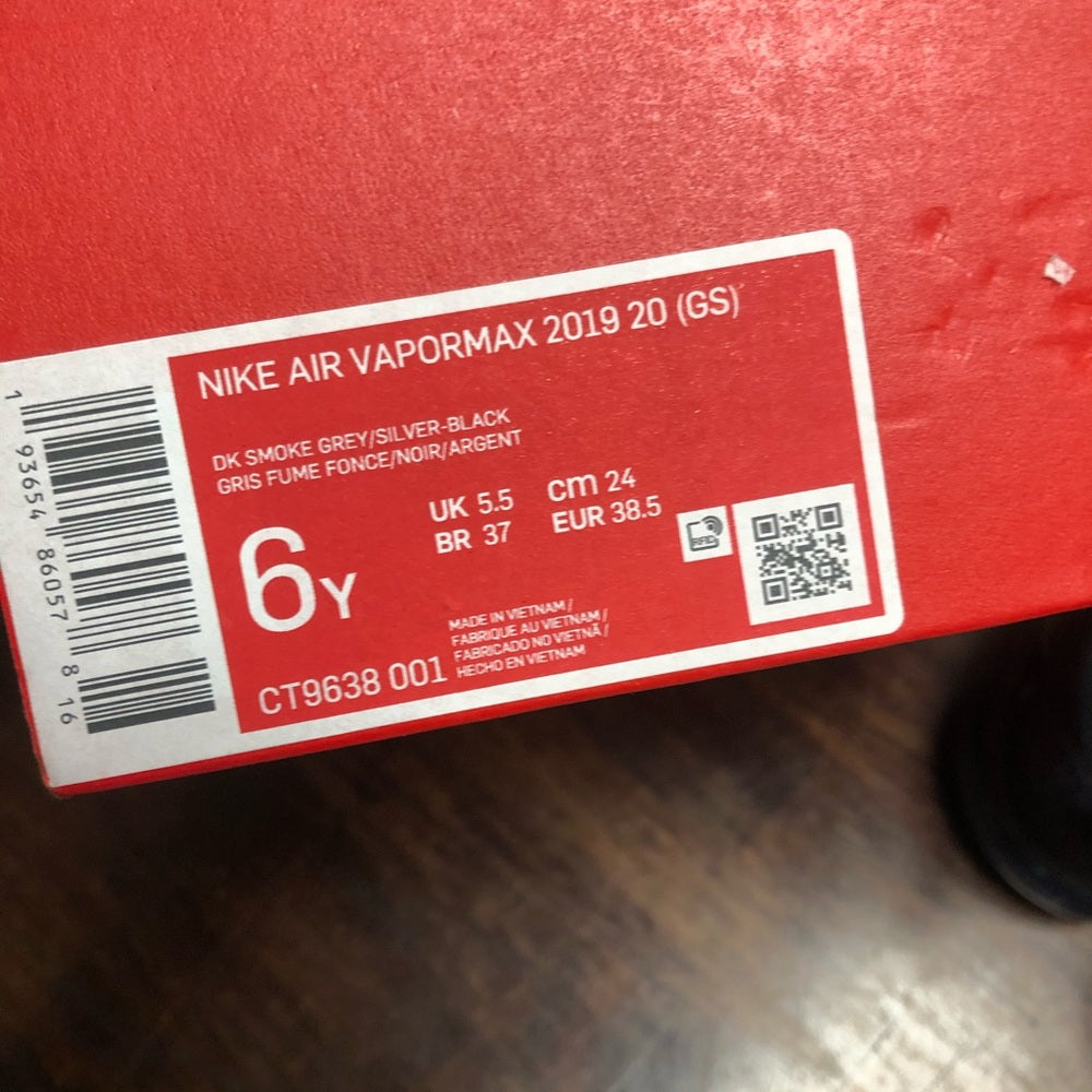Vapor Max Sz 6 muti colors