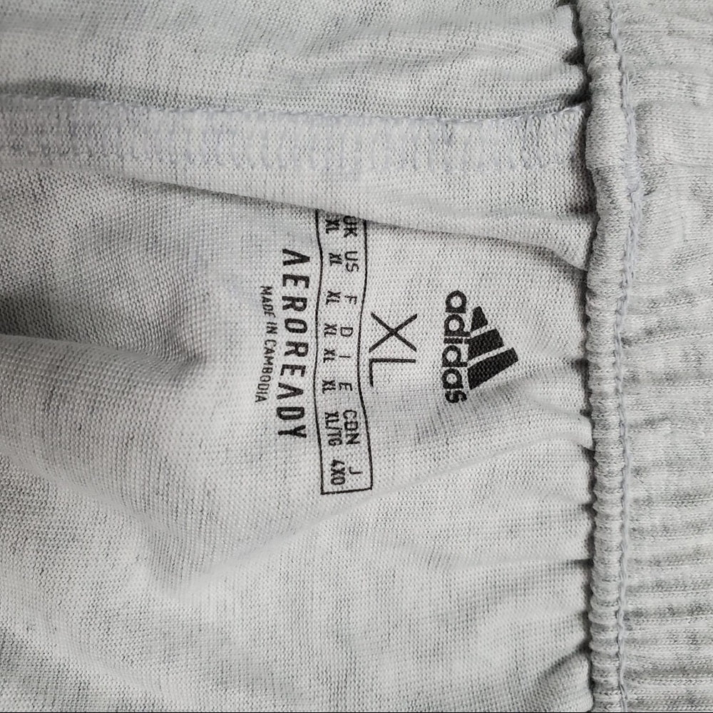 Adidas shorts sz Various gray cotton