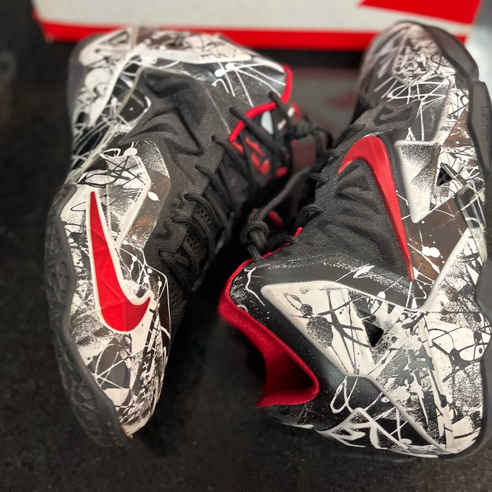 Sz 6.5 Lebron James like new