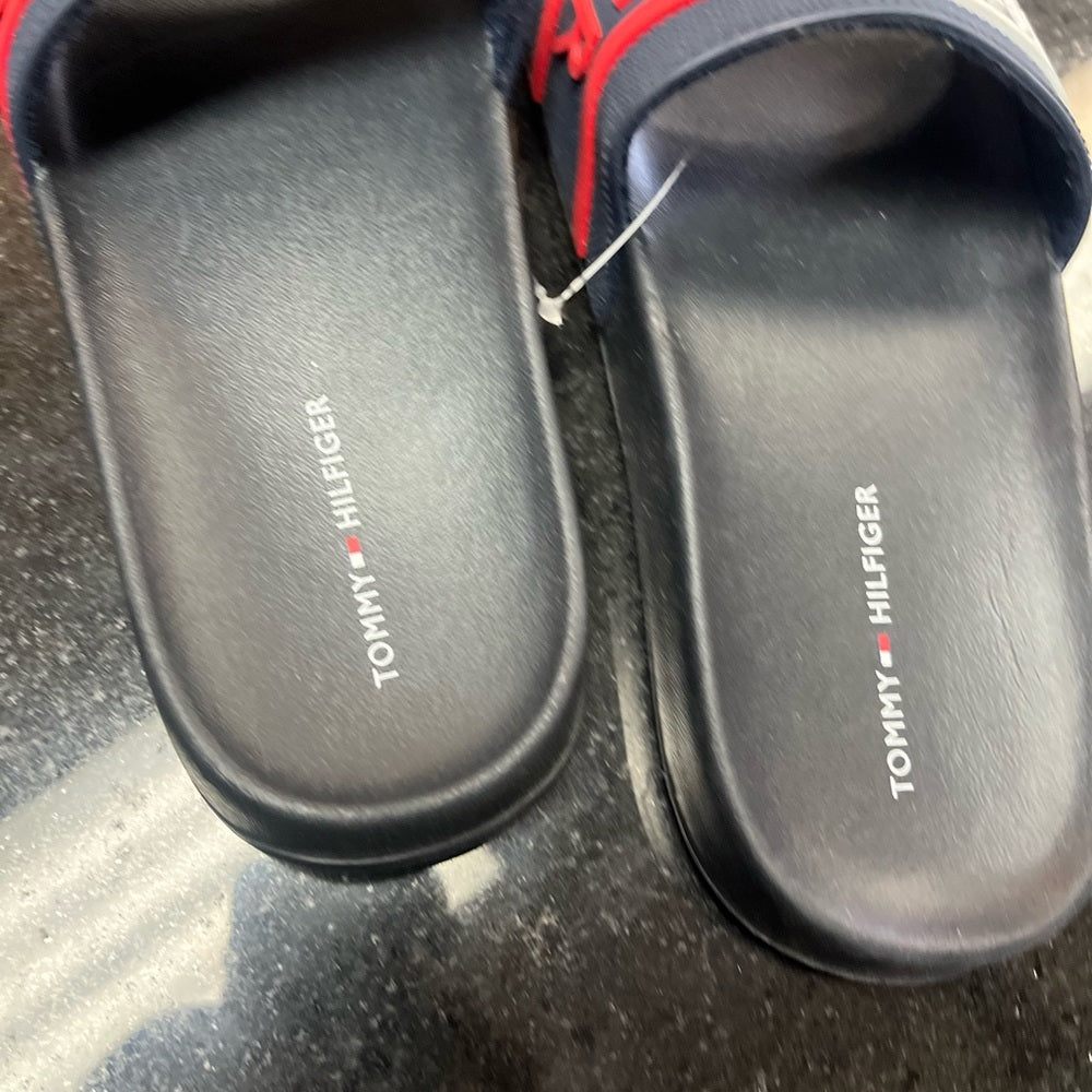 Tommy Hilfiger slides Sz 6