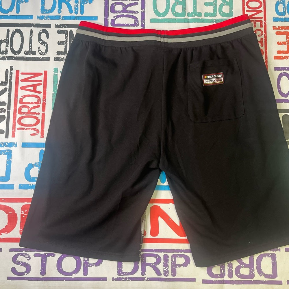 Sz 4xl blac leaf shorts