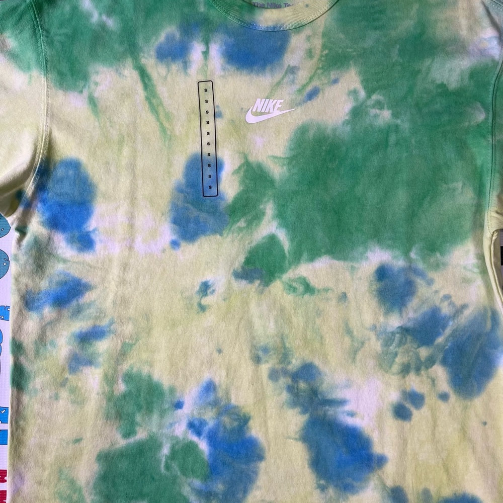 Sz Various Nike tee tye dye