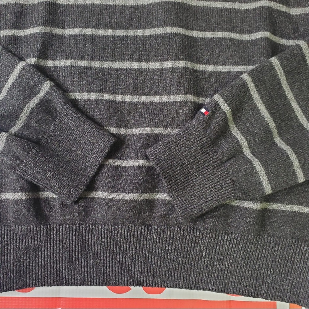 Tommy Hilfiger sweater Sz Xs