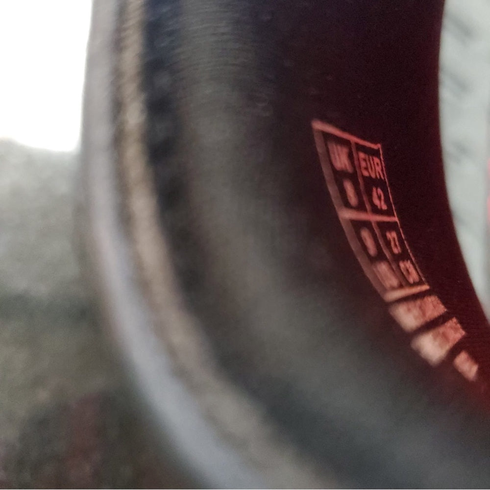 Puma Sz 9 Red & black slides