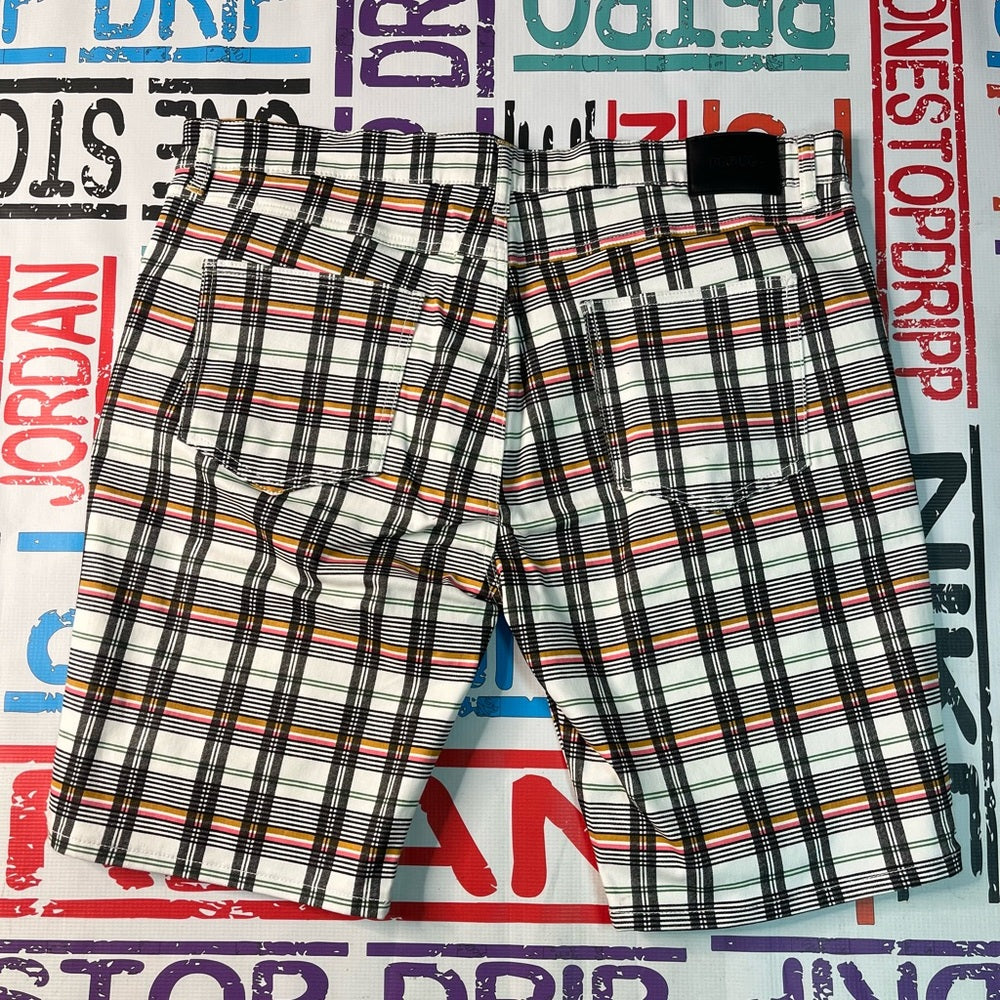 Sz 42 casual shorts plaid