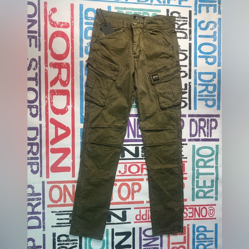 Sz Various olive green cargos side pockets