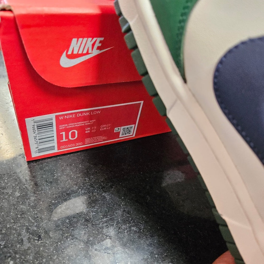 Nike women’s dunks Sz Various