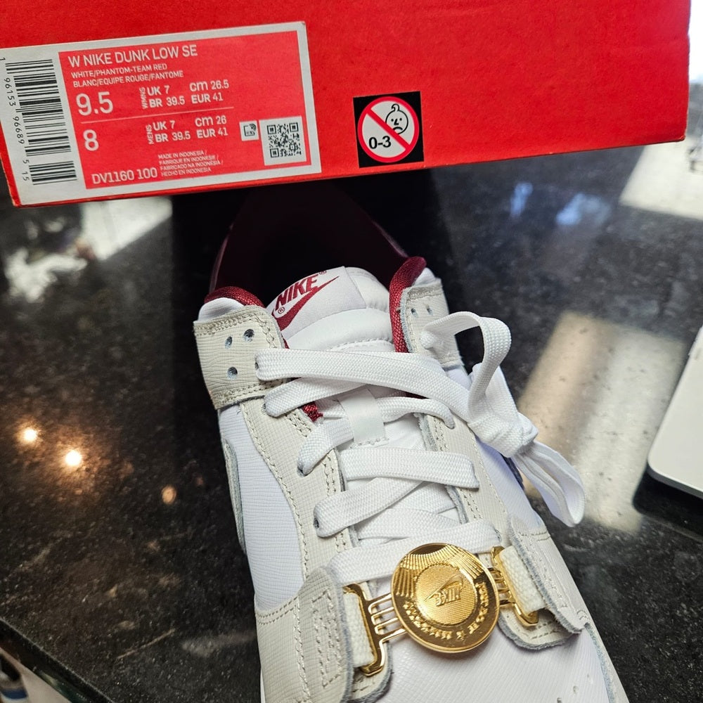 Sz Various Nike Dunk Low SE
Just Do It White Phantom (Women's)