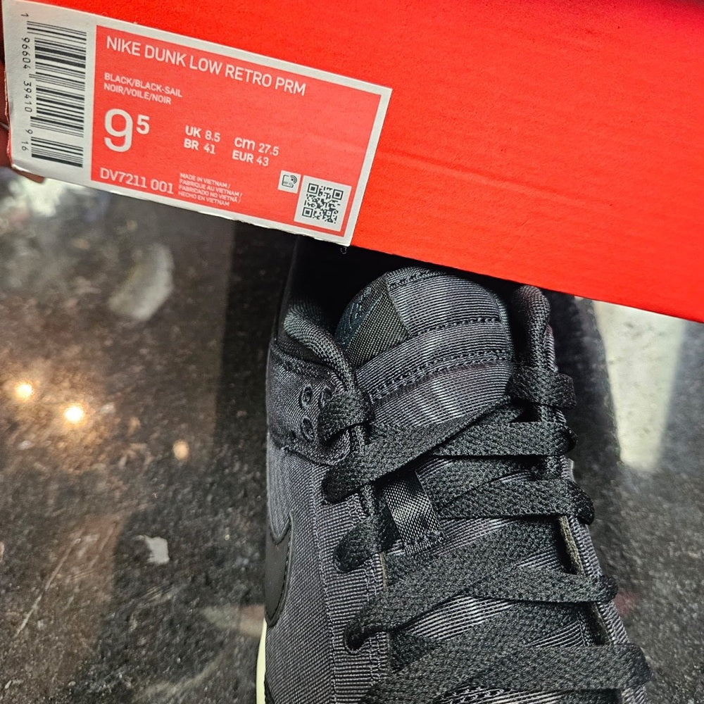 Sz various Nike dunks black lows