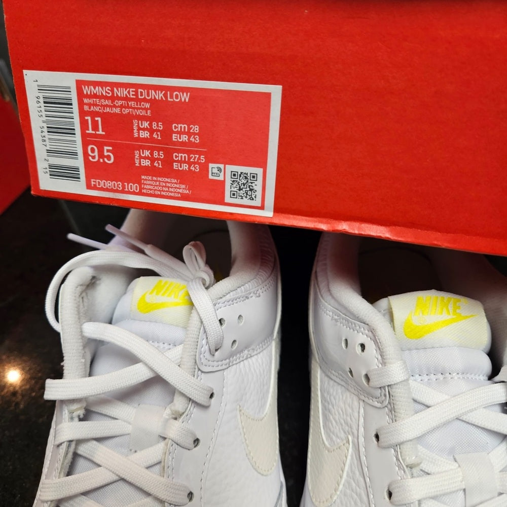 Sz 11 Nike dunk valentines women’s