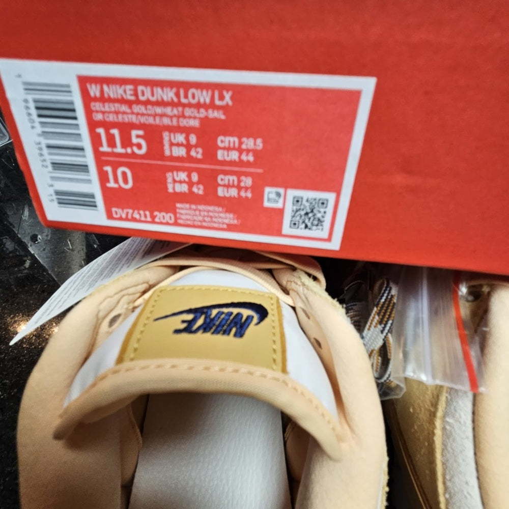 Nike Gold dunks sz 11.5 women’s NWB