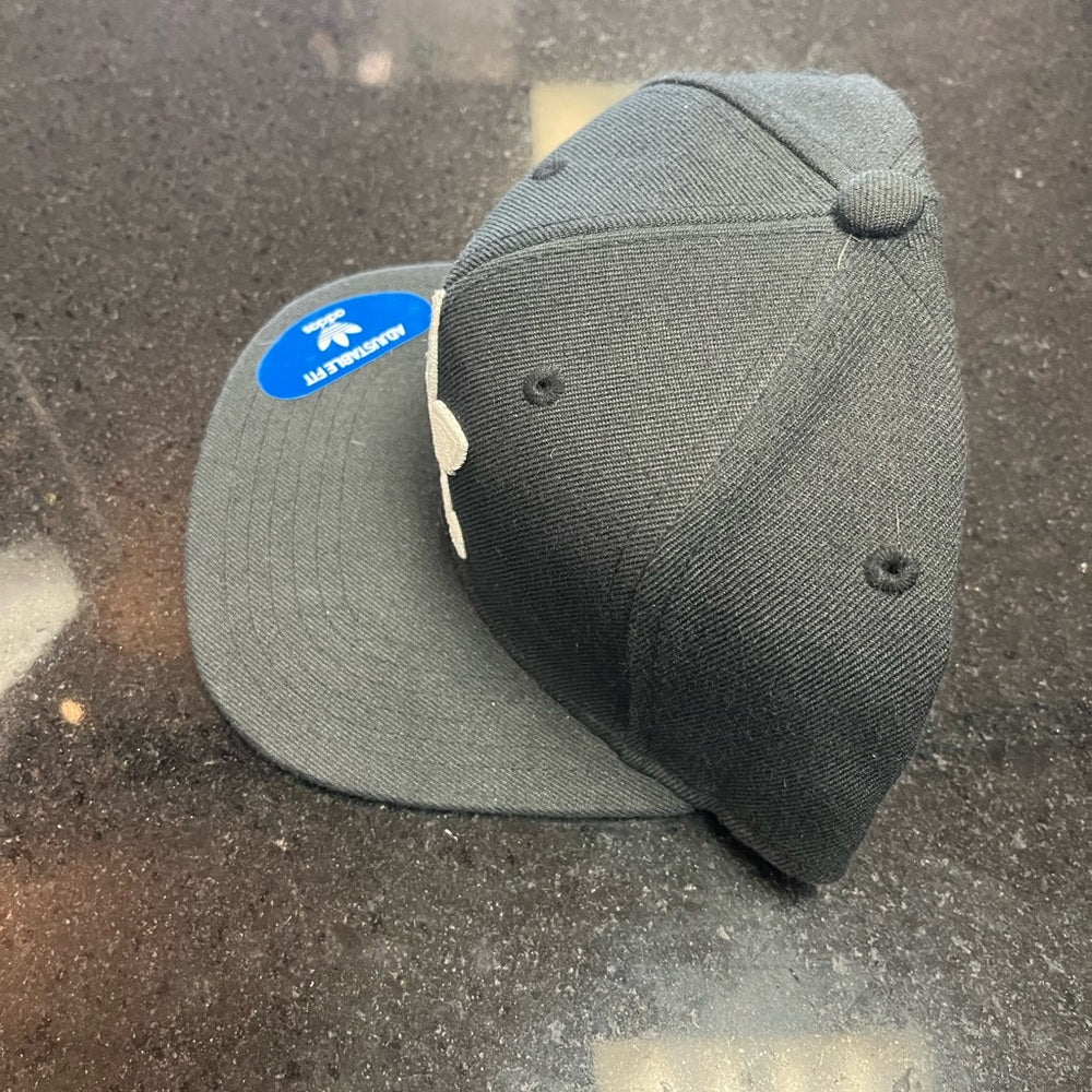 Adidas SnapBack one size fits all