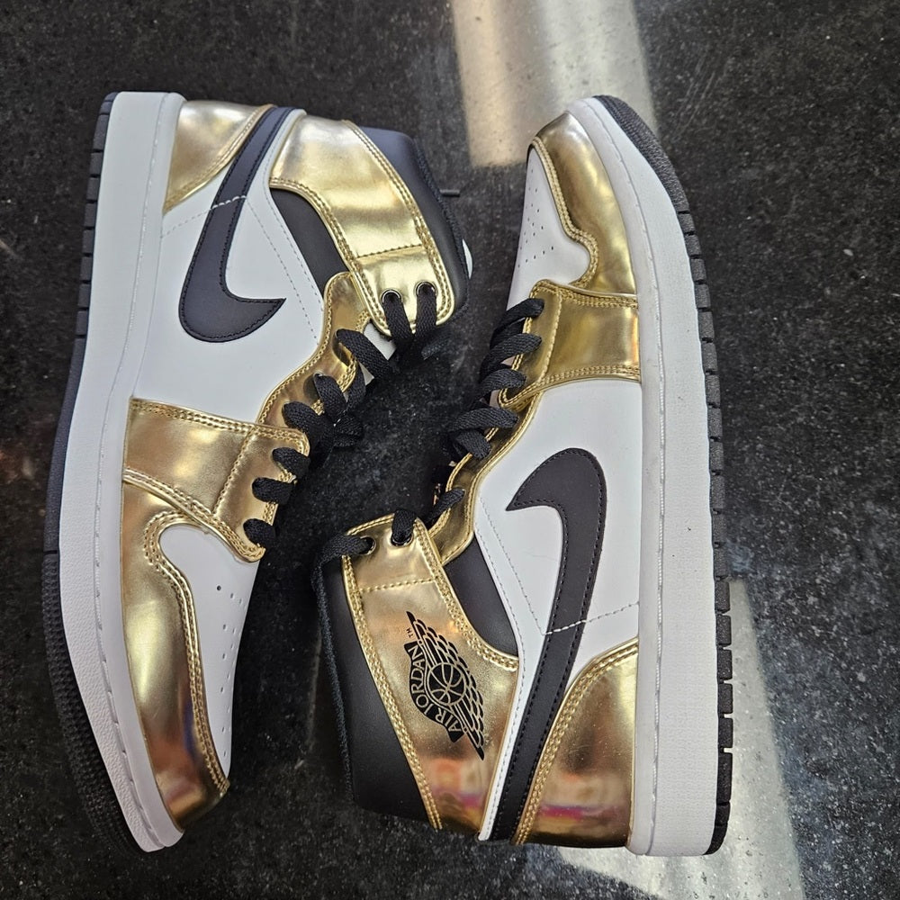 Sz 10.5 2020
Air Jordan 1 Mid SE 'Metallic Gold'