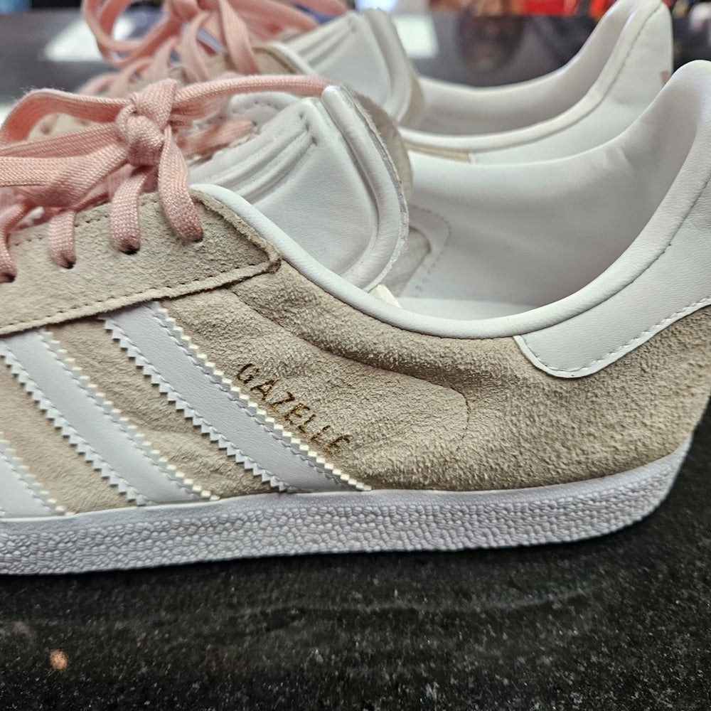 Sz 9 women’s adidas pink