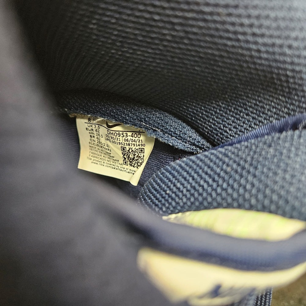 Sz 8.5 high top dunks great condition