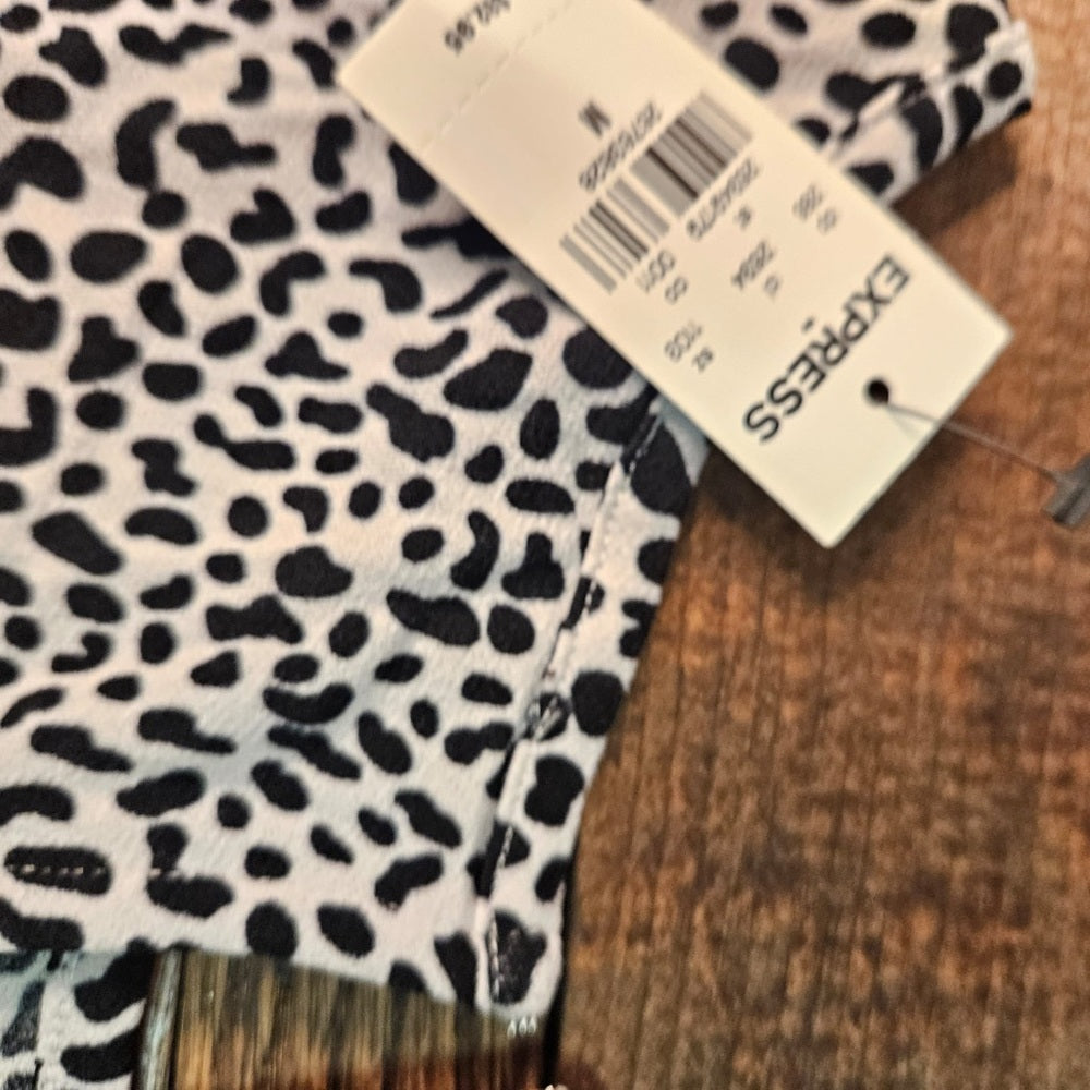 Women's Ruched Sleeve Iced Leopard Print Top sz M