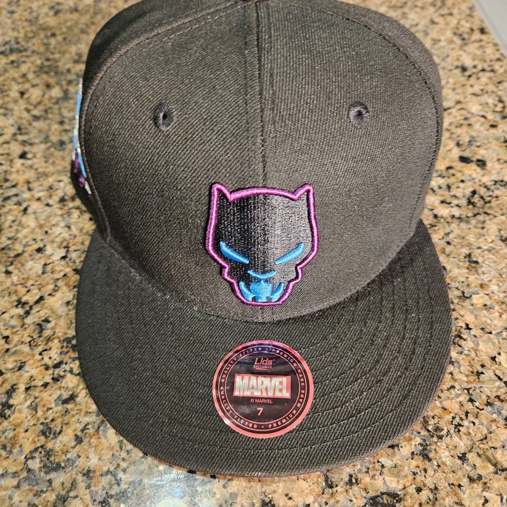 Marvel Black Panther sz 7 fitted cap- Black