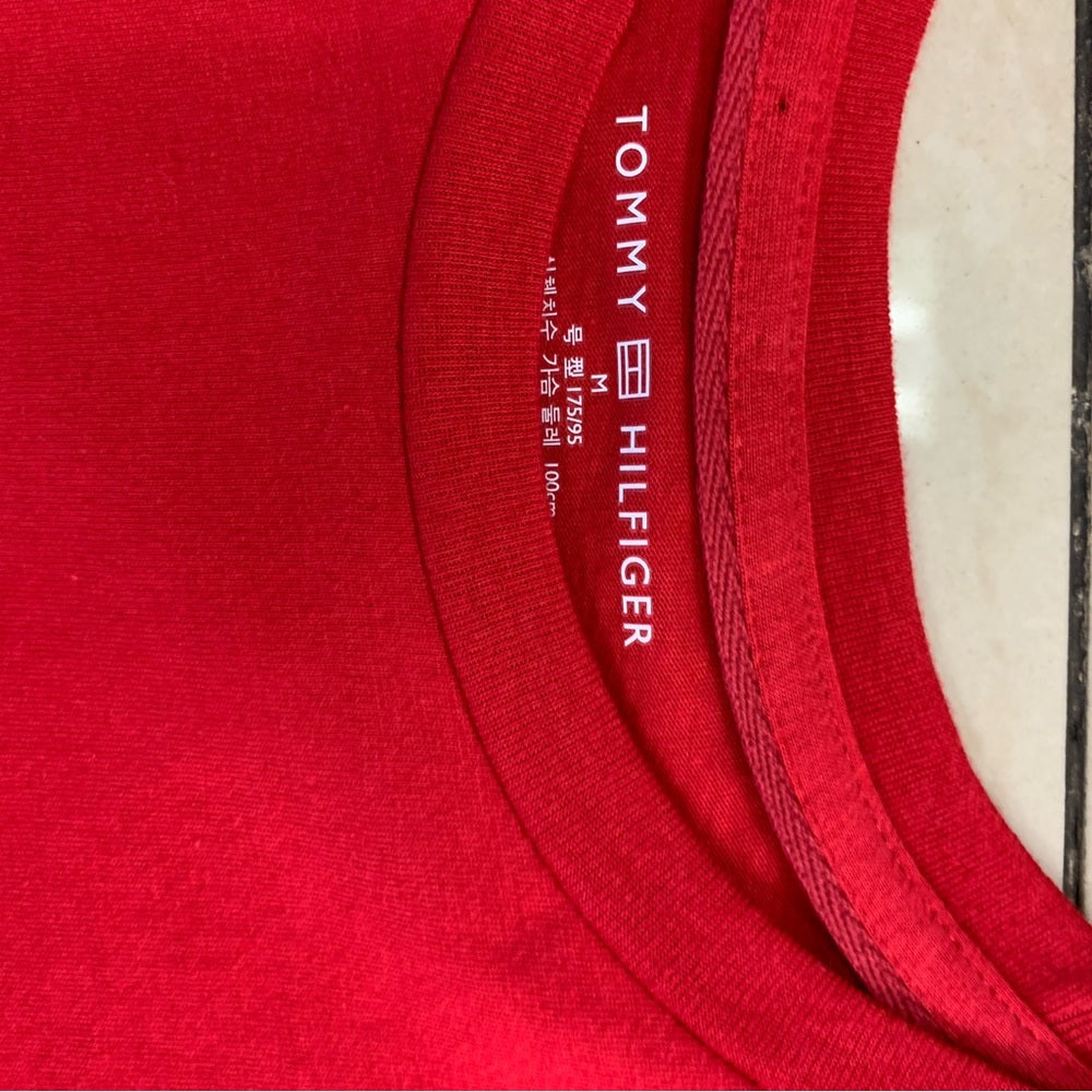 Tommy Hilfiger Men's Red T-Shirt Sz medium