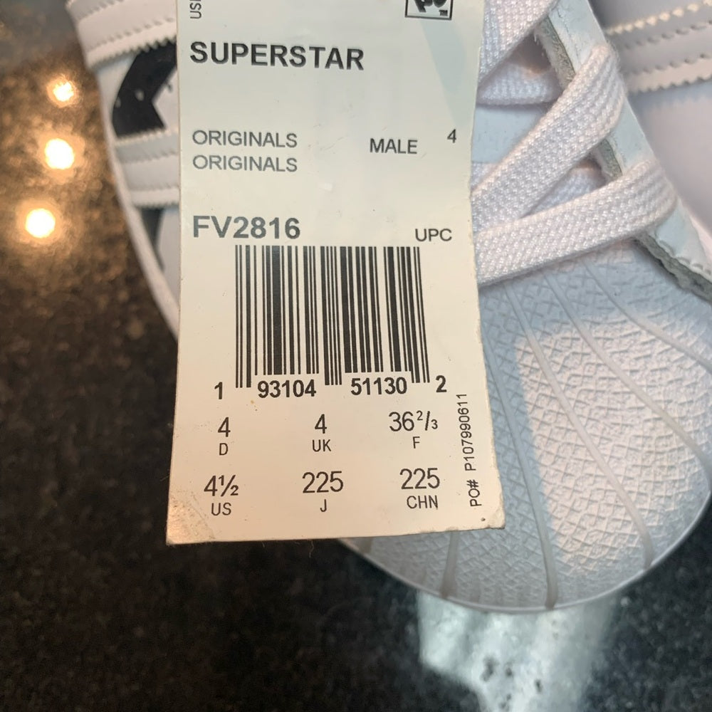 adidas Superstar
Super Cloud White Sz 4.5y