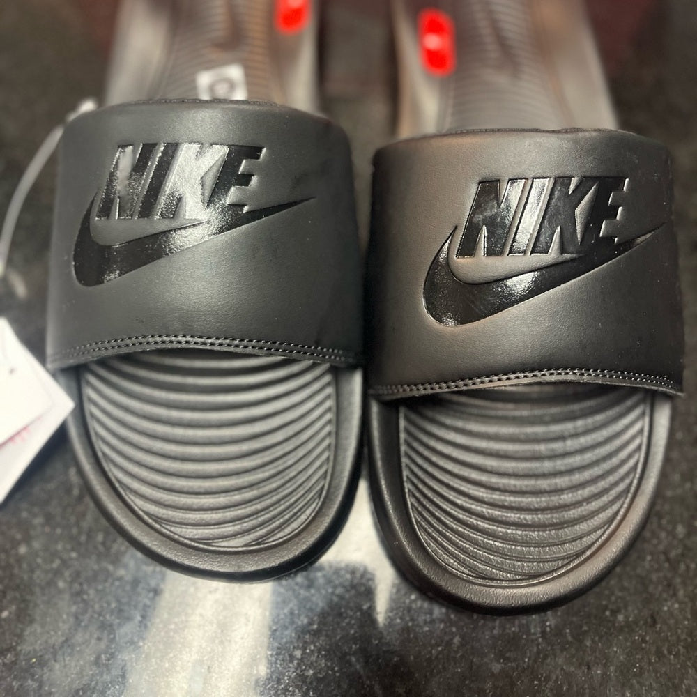 Sz Various Nike Black Slide Sandals with Logo