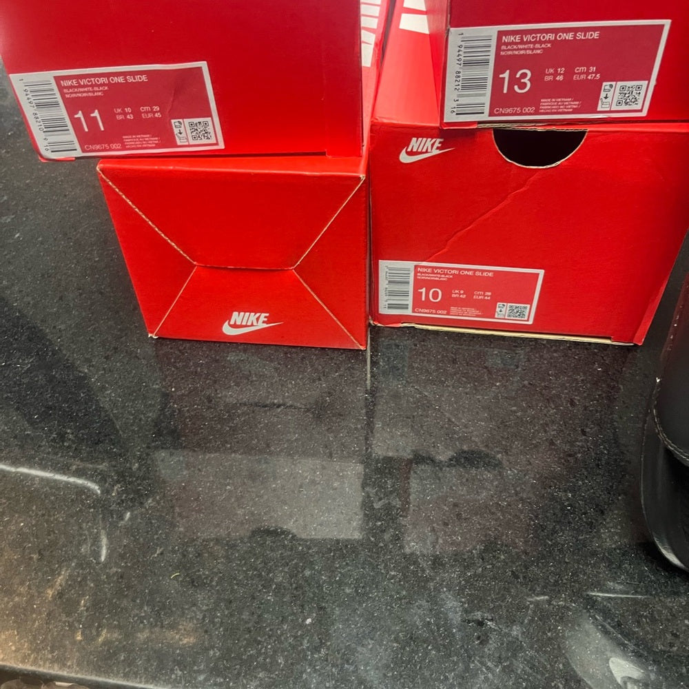 Nike Victori One Men's Slides - Sleek Black Sandals