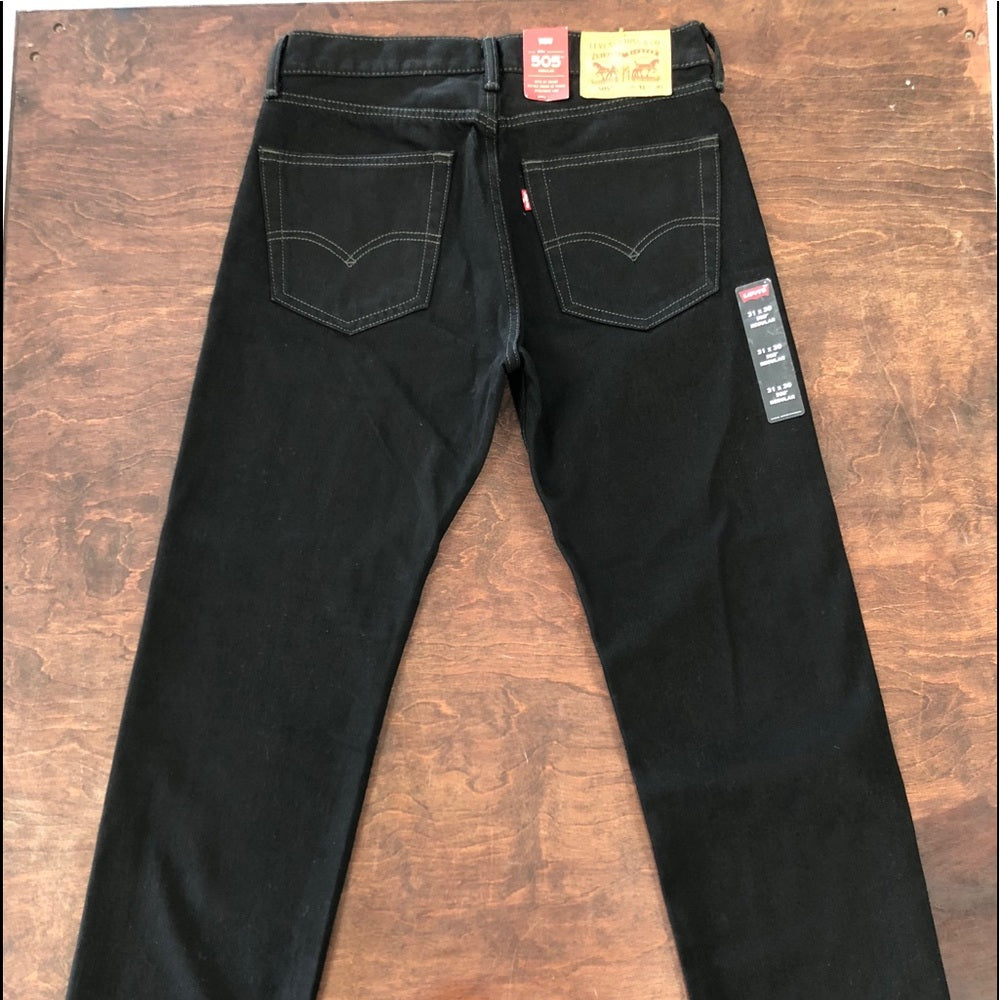 Black Levi’s regular straight leg sz Various