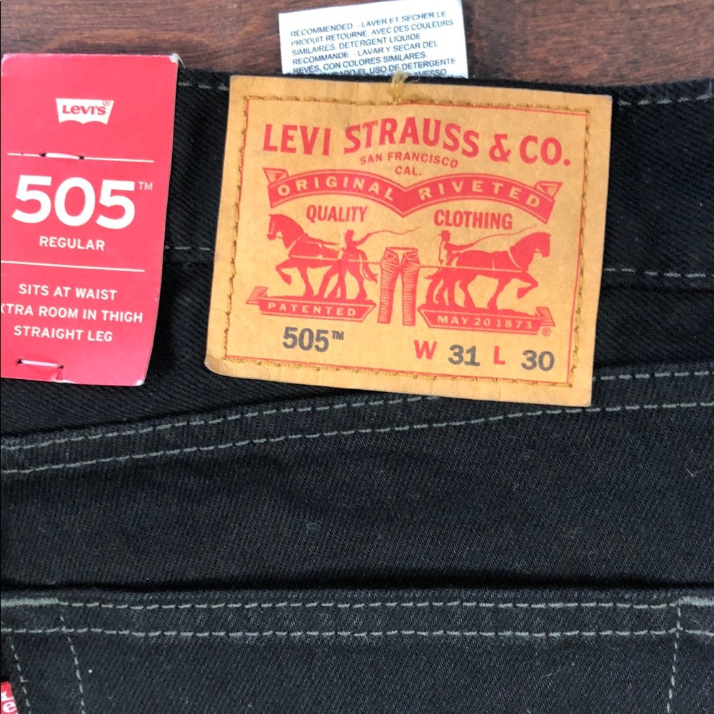 Black Levi’s regular straight leg sz Various