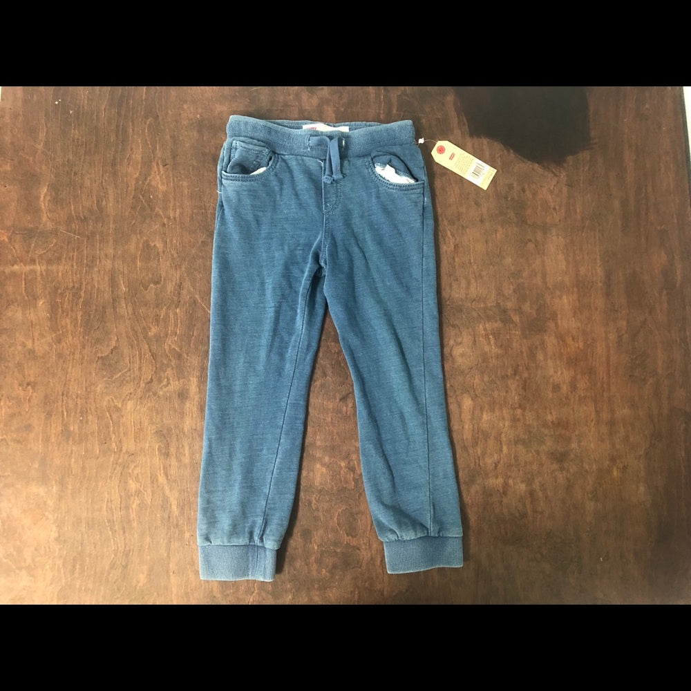 Levis Jogger sz 7 kids