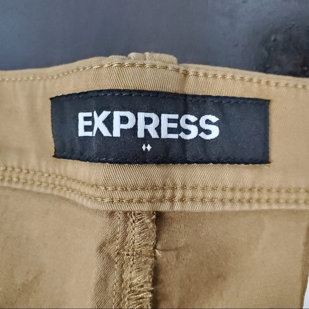 Express khaki shorts sz Various