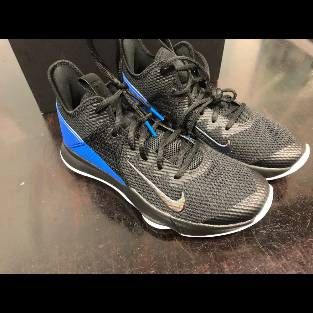 Lebron witness 4s sz 10