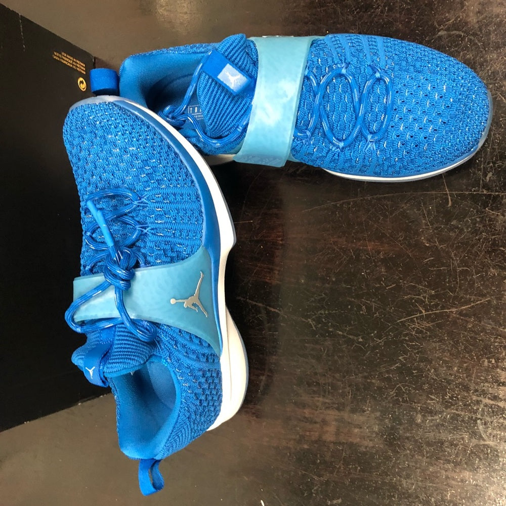 Jordan flynit sz 9 blue