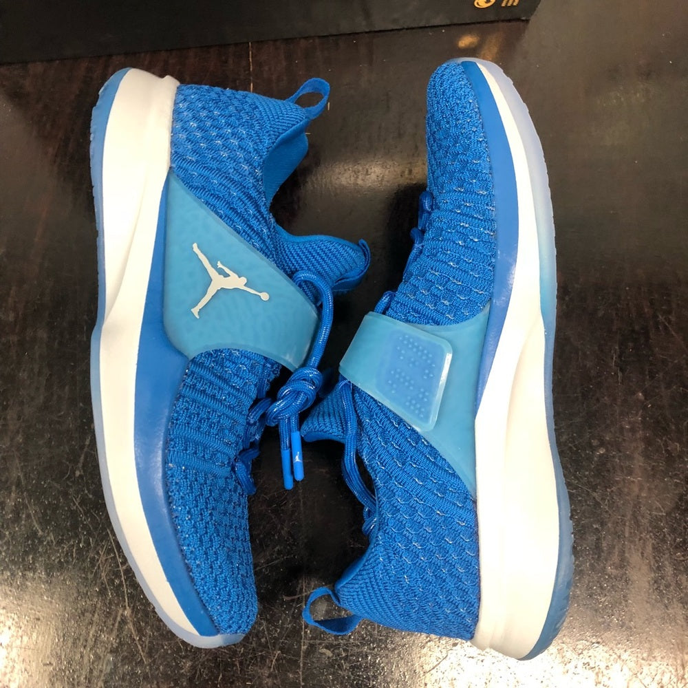 Jordan flynit sz 9 blue
