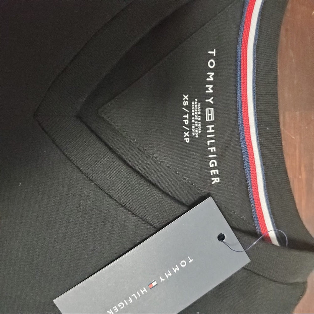 Women’s tommy v neck shirt sz Various