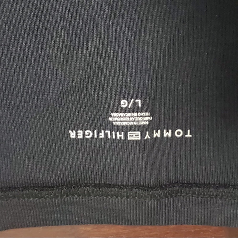 Women’s tommy v neck shirt sz Various