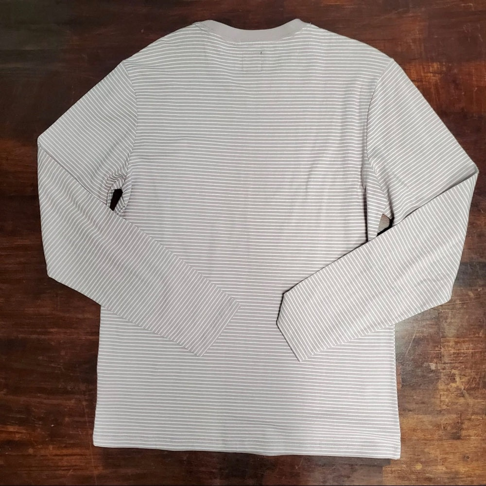 Sz small van longsleeve