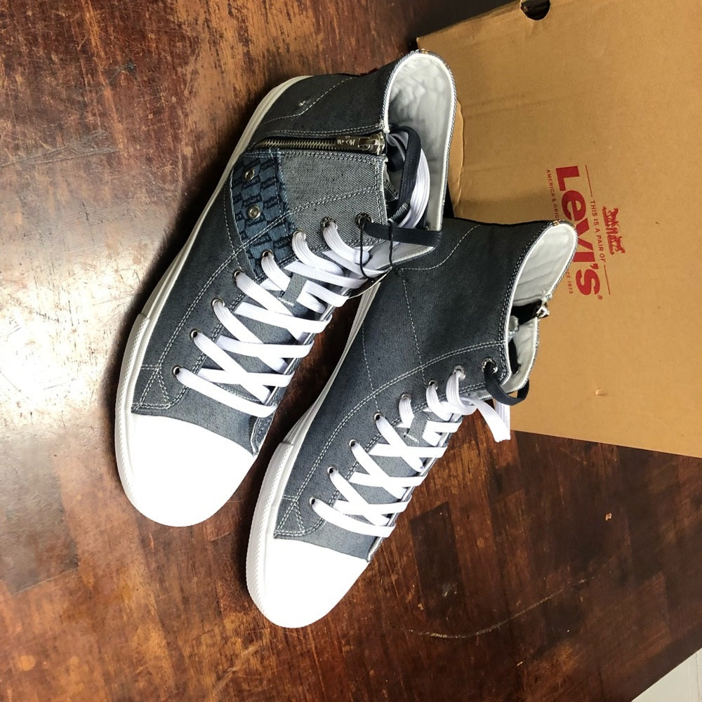 Sz 13 Levi shoes gray