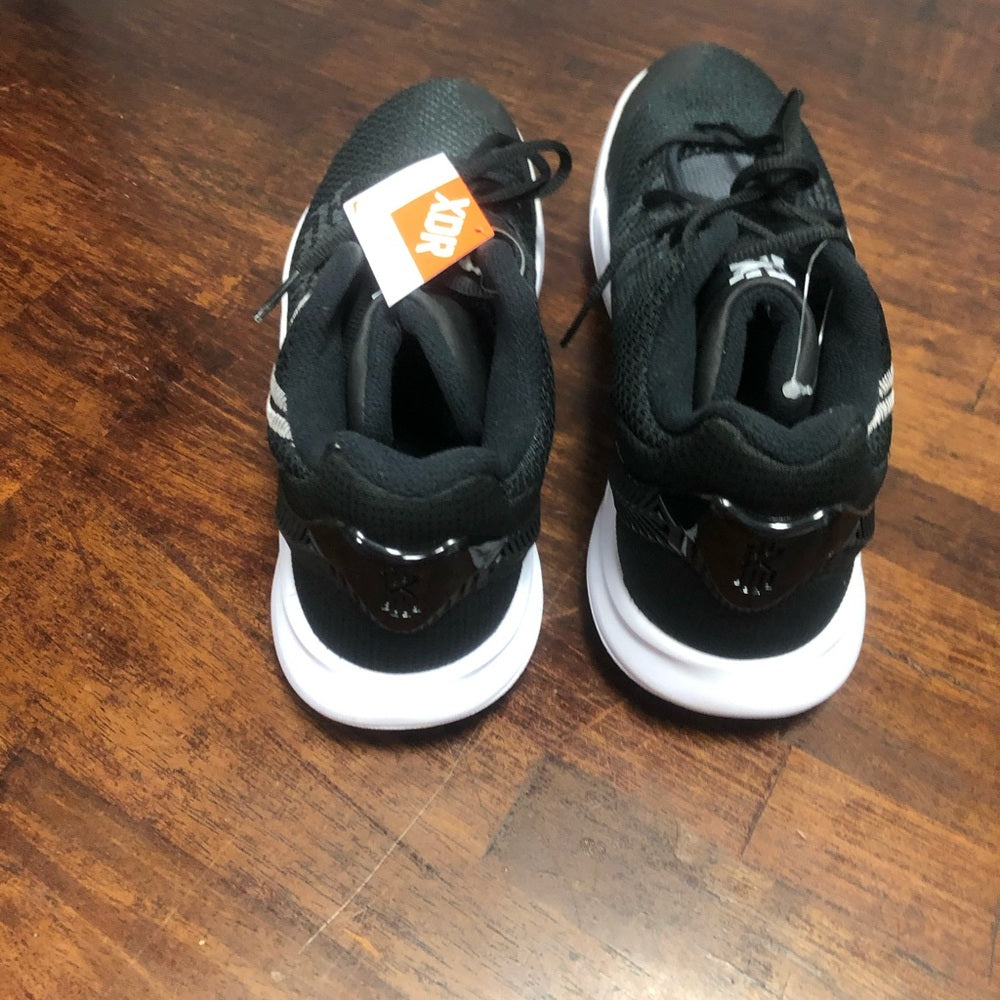 Nike kyrie fly traps sz Various