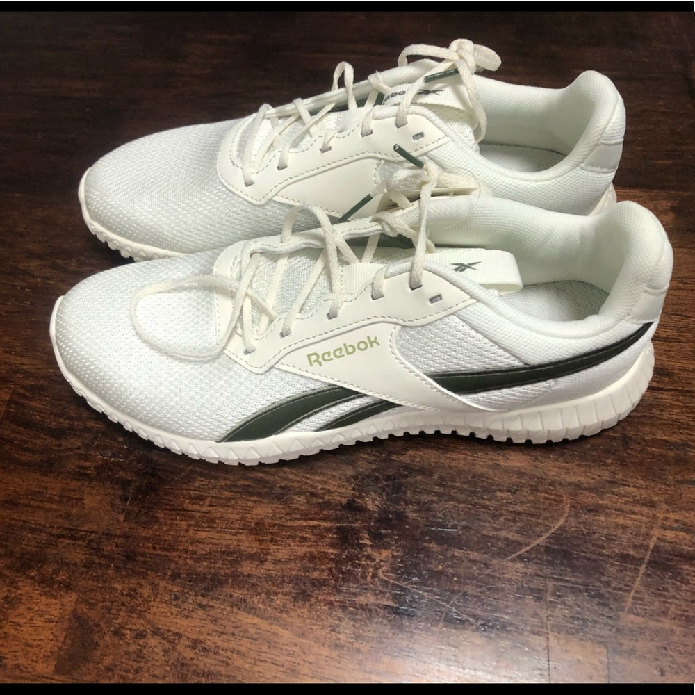 Sz 9 women’s Reebok’s