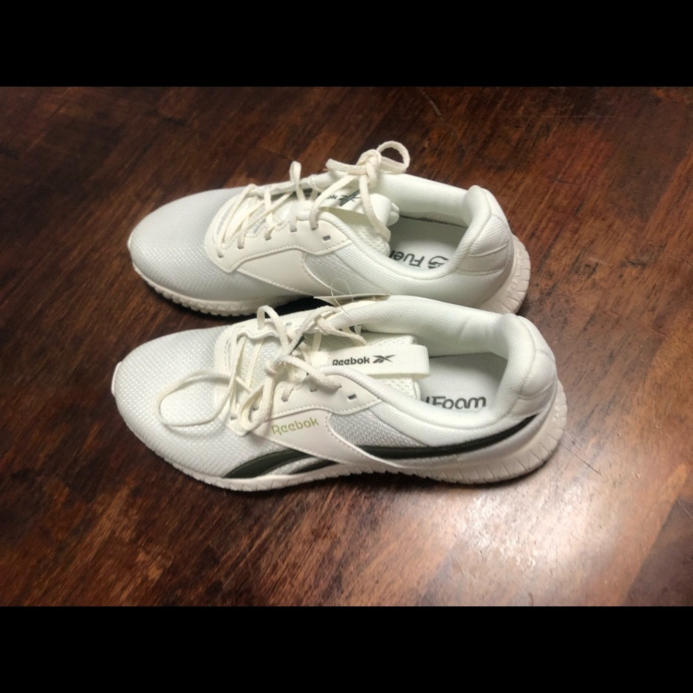 Sz 9 women’s Reebok’s