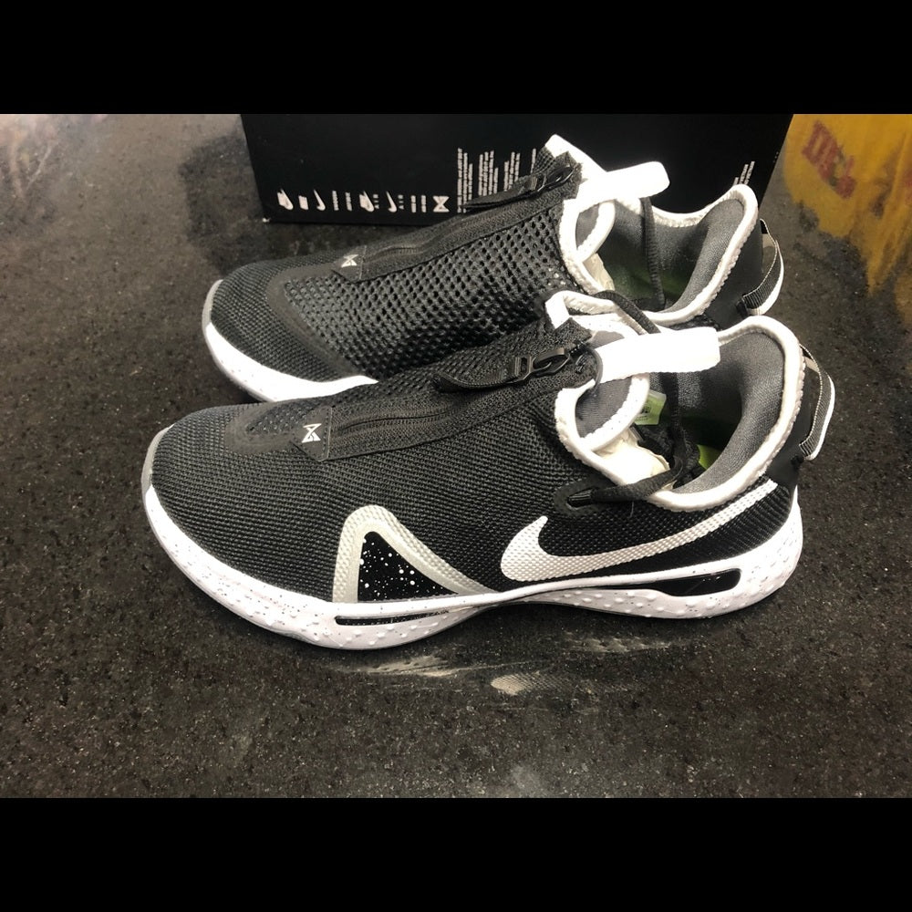 Pg4 Nike lows Sz 9.5