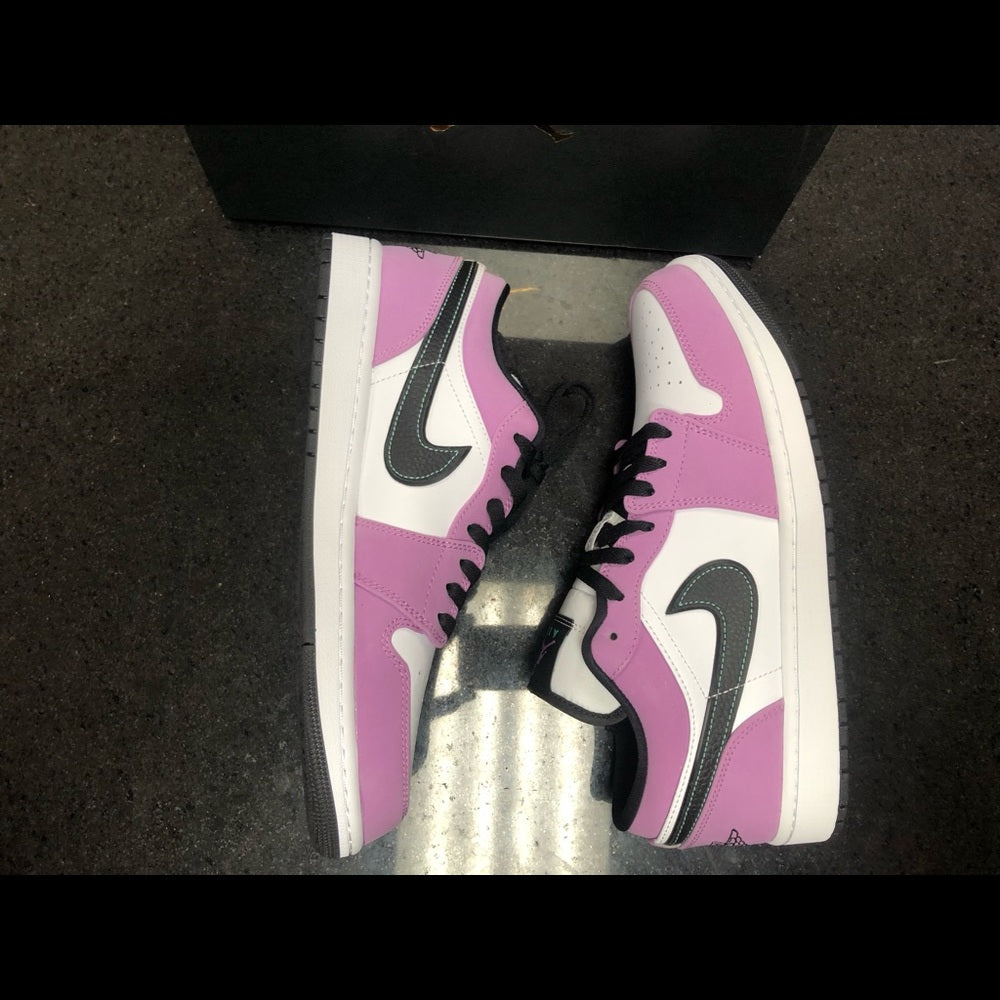 Sz various Air Jordan 1s lows purple Nwb