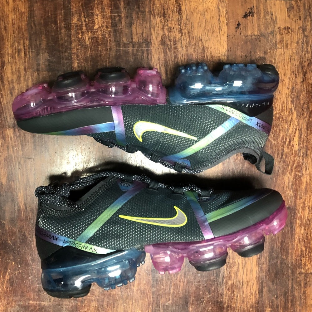 Vapor Max Sz 6 muti colors