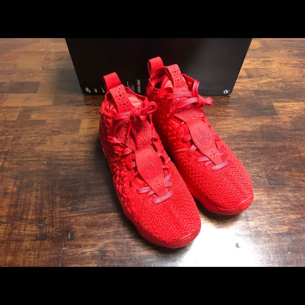 Lebron 17 red sz 7