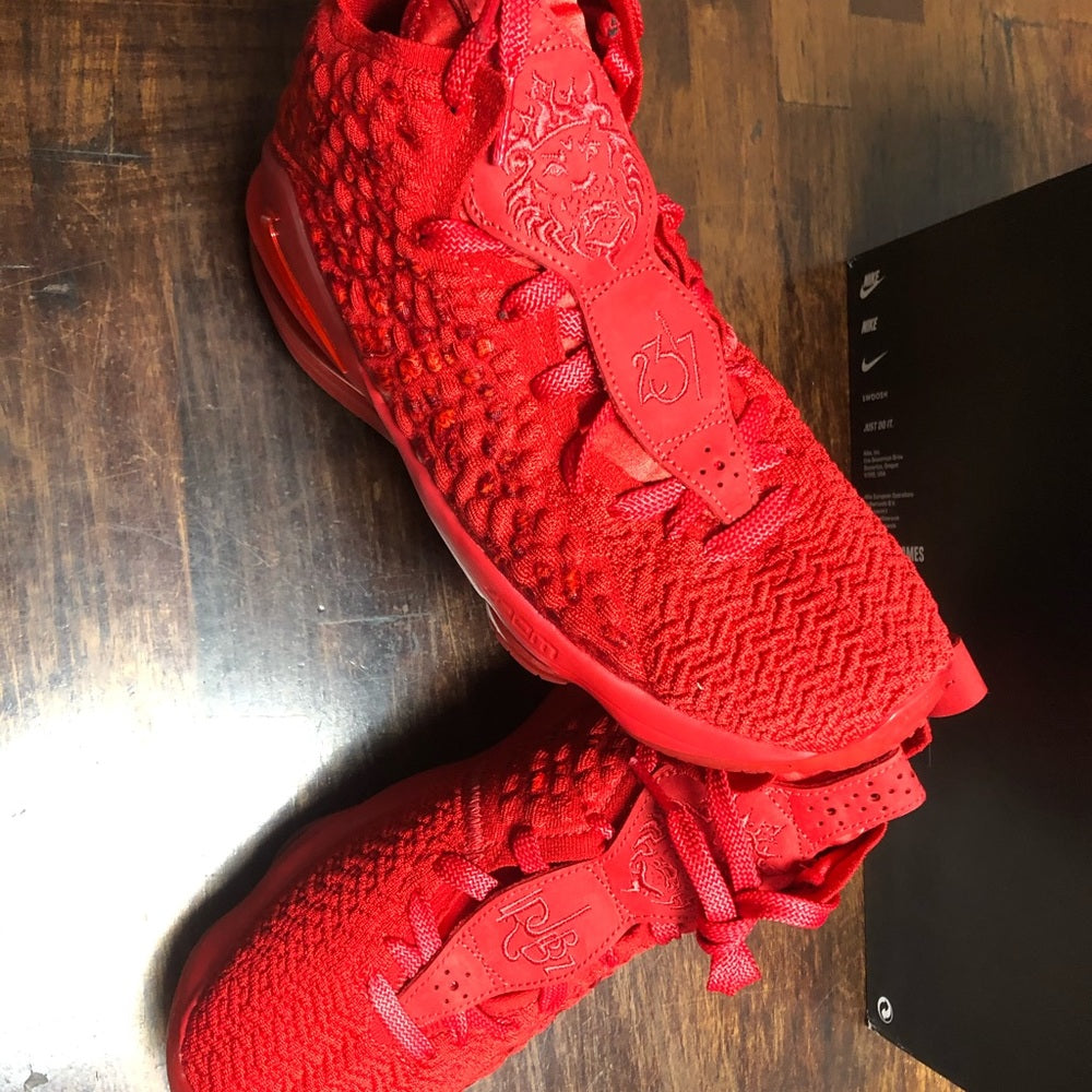 Lebron 17 red sz 7