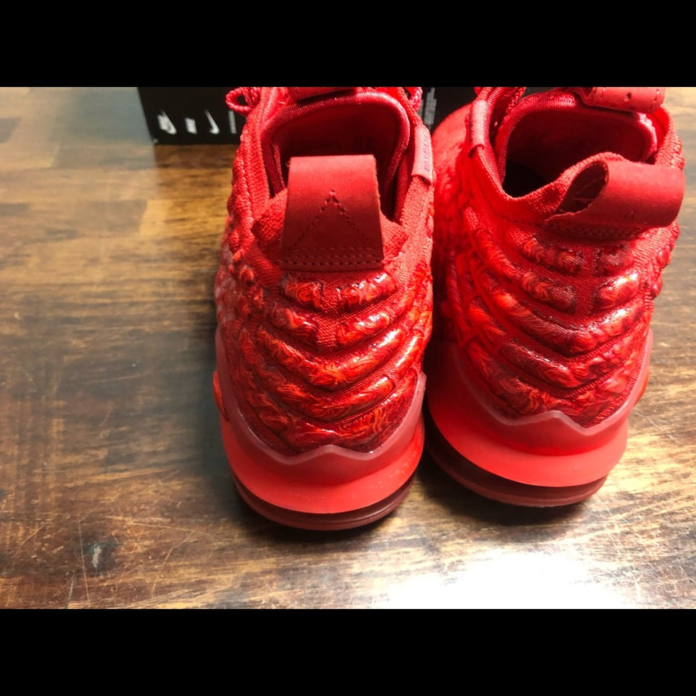Lebron 17 red sz 7