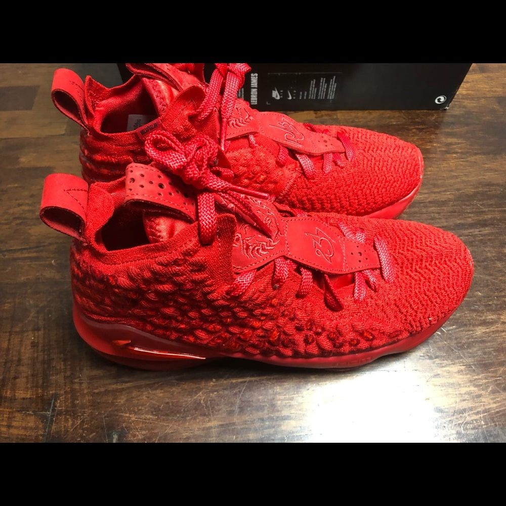 Lebron 17 red sz 7