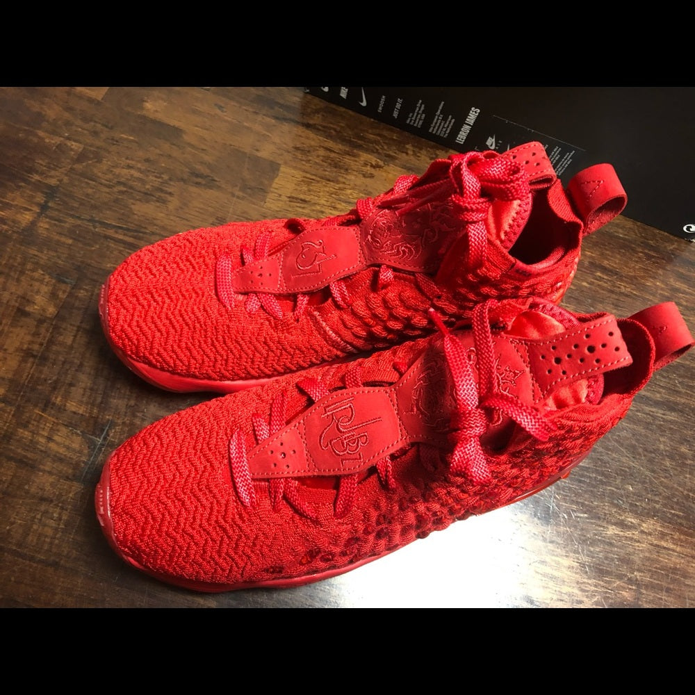 Lebron 17 red sz 7