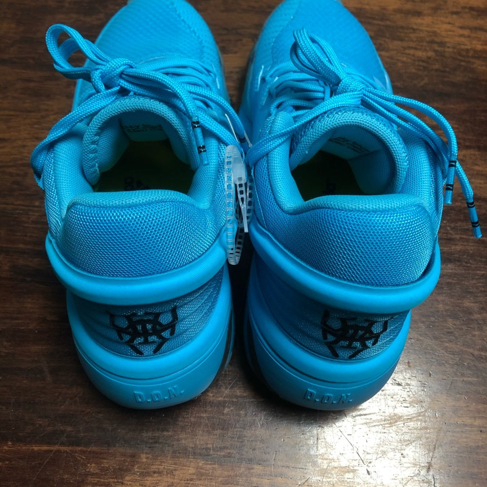 Don Mitchell crayon Sz 6